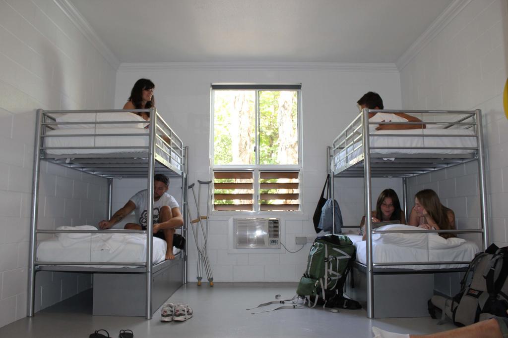 Port Douglas Backpackers Room photo